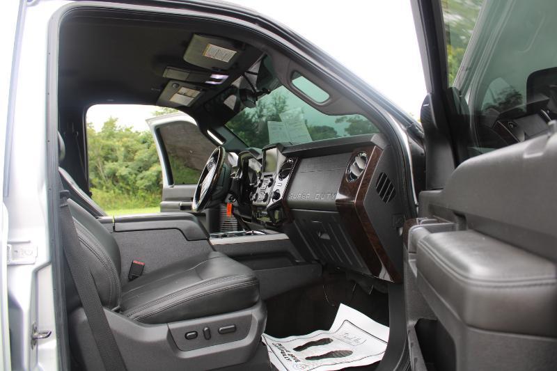 Ford F-350 SD Lariat Crew Cab 4WD 2015