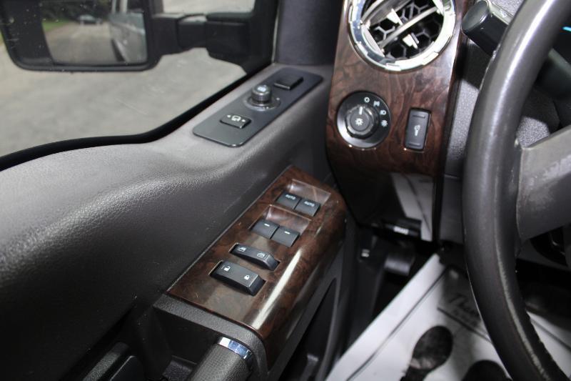 Ford F-350 SD Lariat Crew Cab 4WD 2015