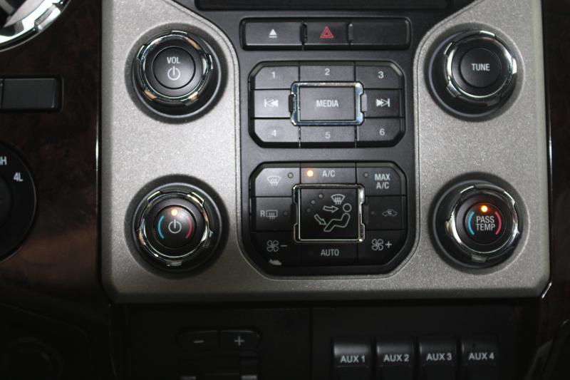 Ford F-350 SD Lariat Crew Cab 4WD 2015