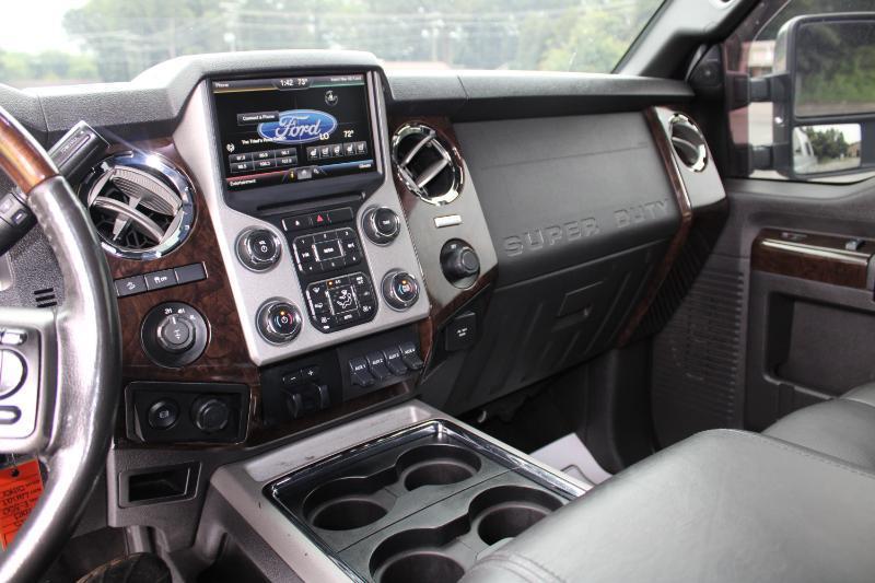 Ford F-350 SD Lariat Crew Cab 4WD 2015