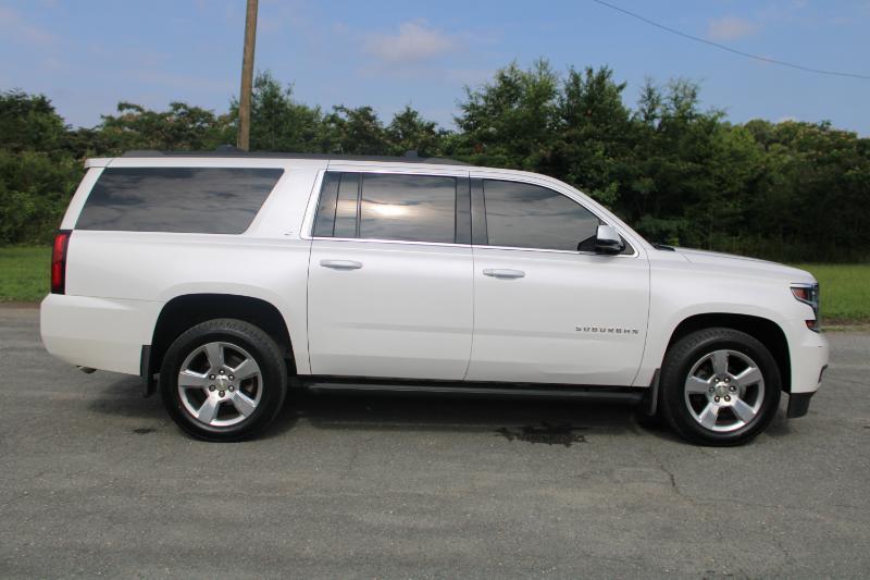 Chevrolet Suburban LT 4WD 2017