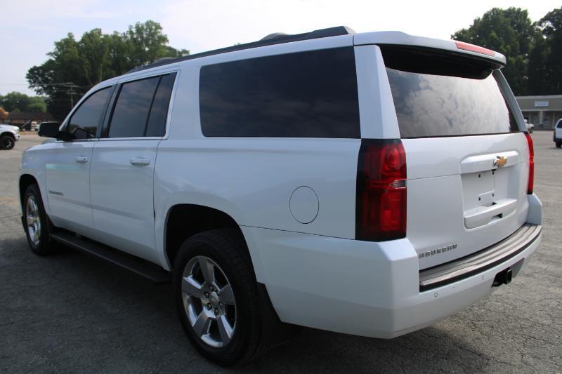 Chevrolet Suburban LT 4WD 2017