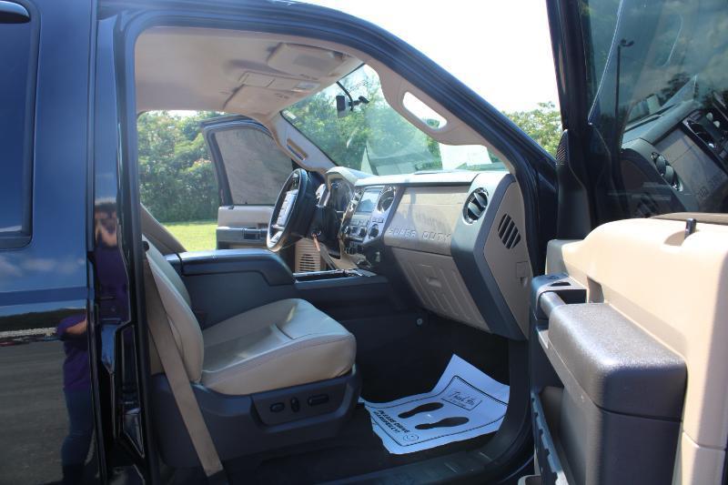 Ford F-250 SD Lariat Crew Cab 4WD 2012
