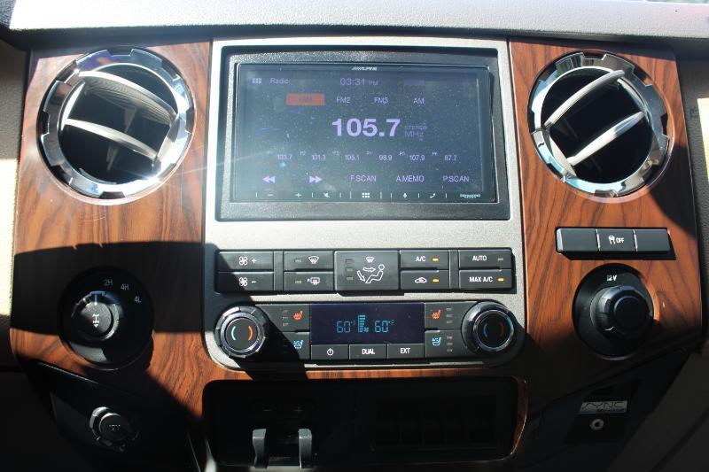 Ford F-250 SD Lariat Crew Cab 4WD 2012