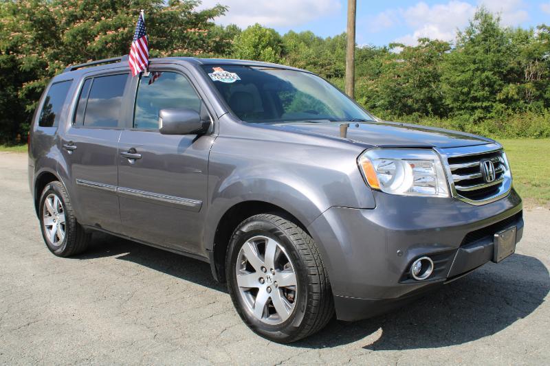 Honda Pilot Touring 4WD 5-Spd AT with DVD 2014