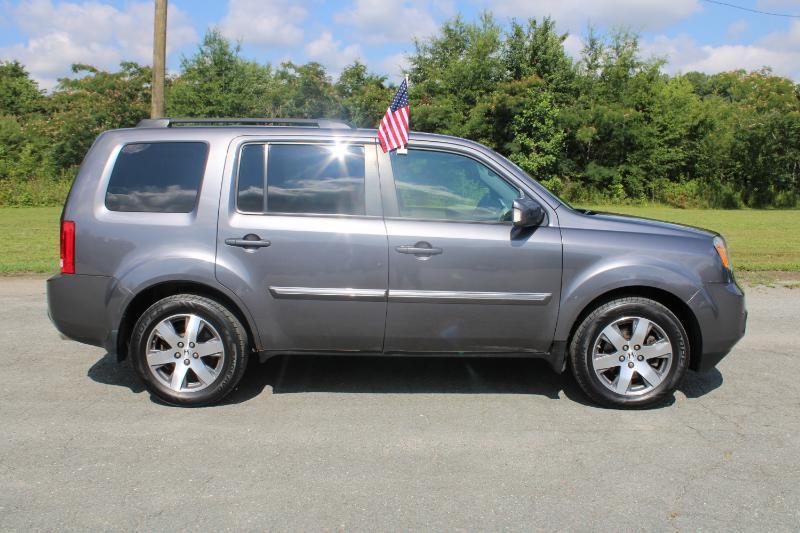 Honda Pilot Touring 4WD 5-Spd AT with DVD 2014