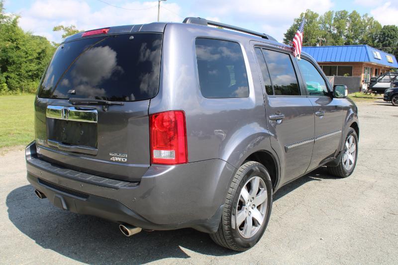 Honda Pilot Touring 4WD 5-Spd AT with DVD 2014