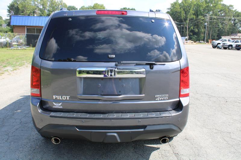 Honda Pilot Touring 4WD 5-Spd AT with DVD 2014