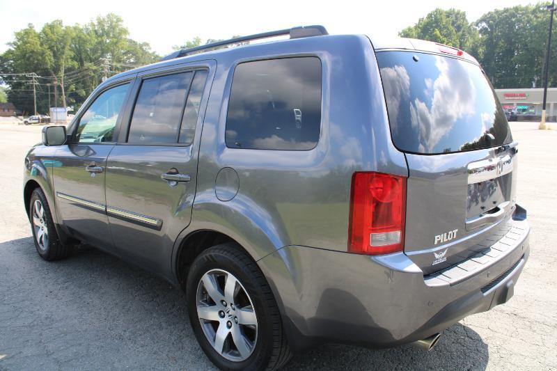 Honda Pilot Touring 4WD 5-Spd AT with DVD 2014