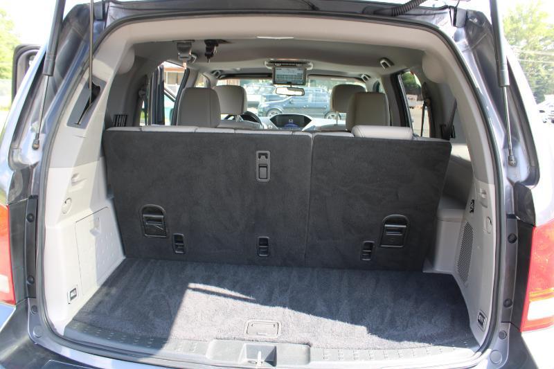 Honda Pilot Touring 4WD 5-Spd AT with DVD 2014