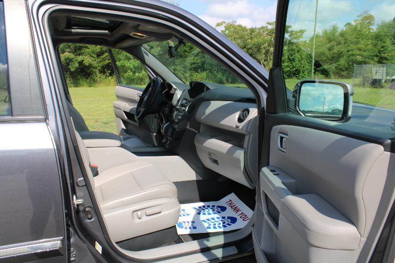 Honda Pilot Touring 4WD 5-Spd AT with DVD 2014