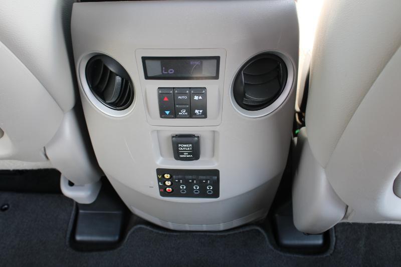 Honda Pilot Touring 4WD 5-Spd AT with DVD 2014