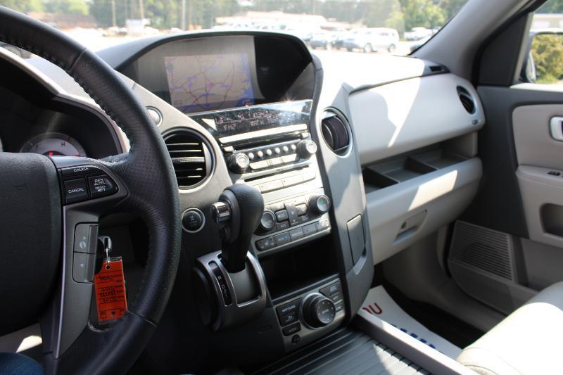 Honda Pilot Touring 4WD 5-Spd AT with DVD 2014