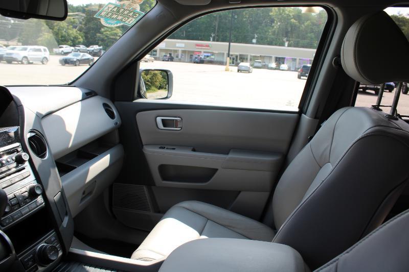 Honda Pilot Touring 4WD 5-Spd AT with DVD 2014