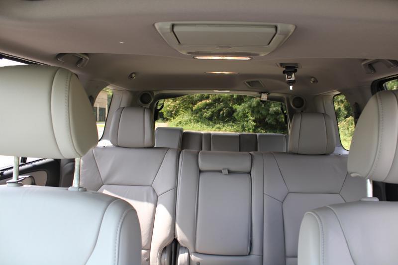 Honda Pilot Touring 4WD 5-Spd AT with DVD 2014