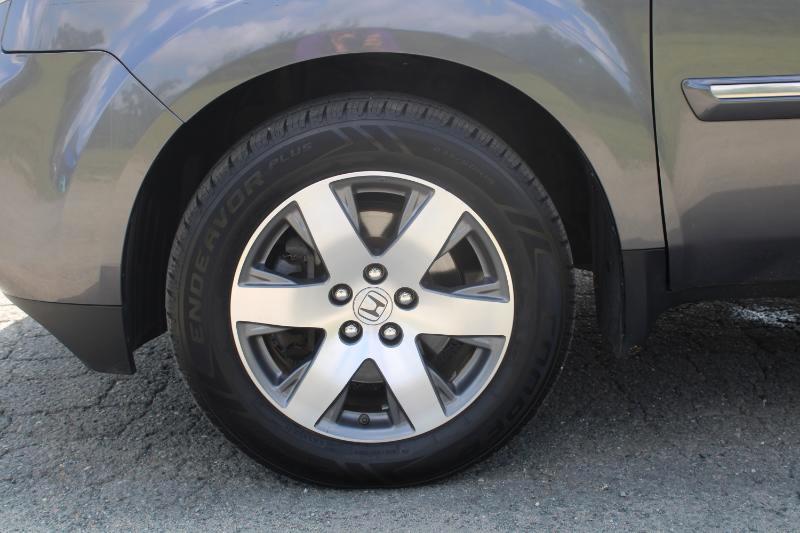 Honda Pilot Touring 4WD 5-Spd AT with DVD 2014