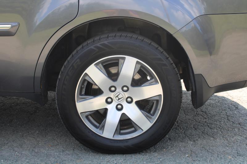 Honda Pilot Touring 4WD 5-Spd AT with DVD 2014