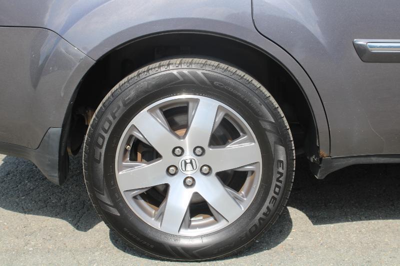 Honda Pilot Touring 4WD 5-Spd AT with DVD 2014