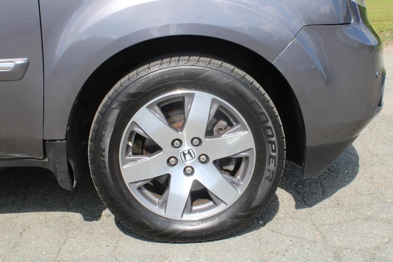 Honda Pilot Touring 4WD 5-Spd AT with DVD 2014