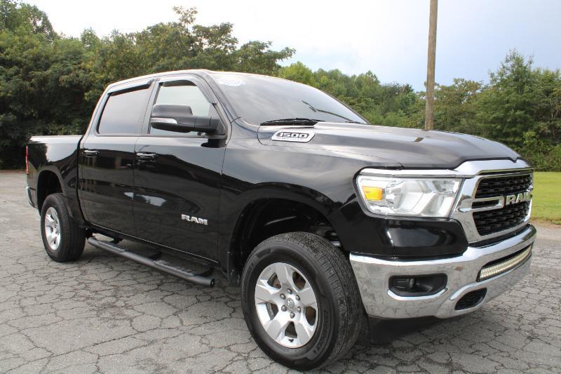 RAM 1500 Big Horn Crew Cab SWB 4WD 2022