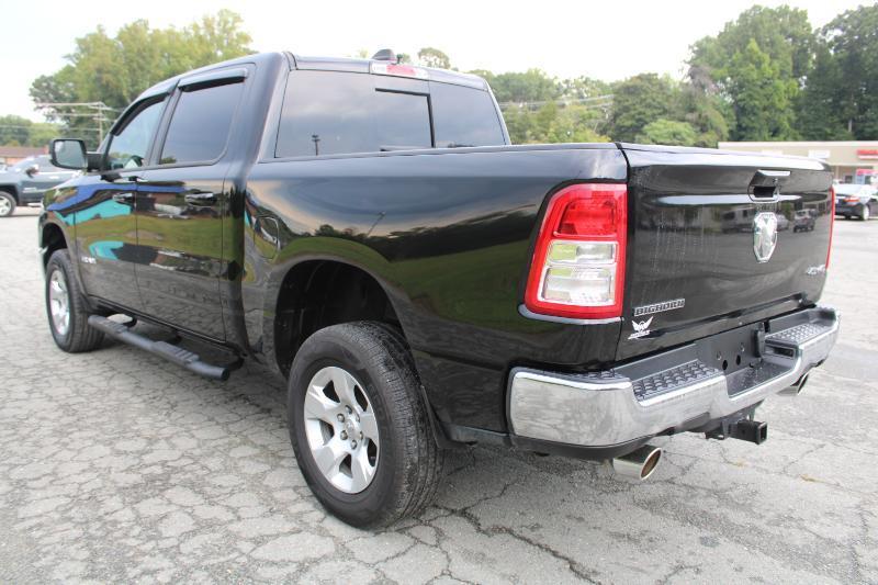 RAM 1500 Big Horn Crew Cab SWB 4WD 2022