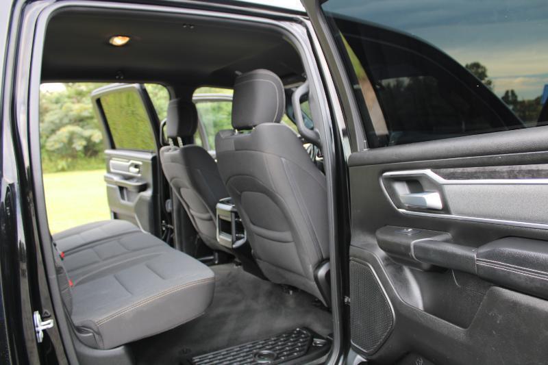 RAM 1500 Big Horn Crew Cab SWB 4WD 2022