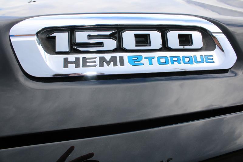 RAM 1500 Big Horn Crew Cab SWB 4WD 2022