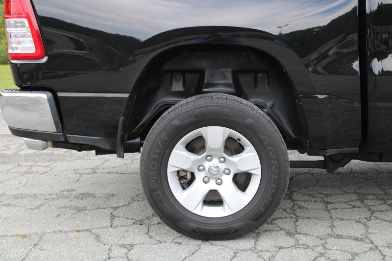 RAM 1500 Big Horn Crew Cab SWB 4WD 2022