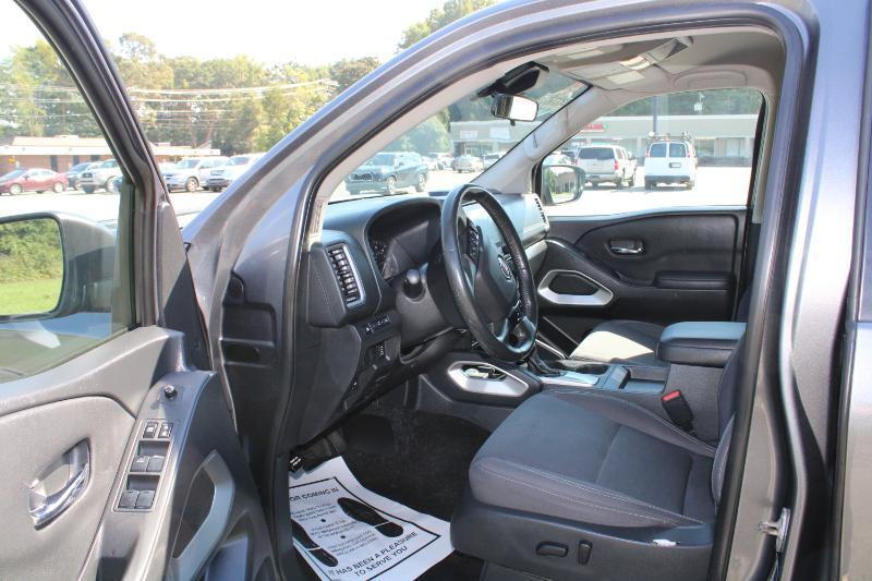 Nissan Frontier SV Crew Cab 4WD 2022