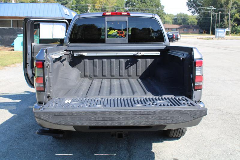 Nissan Frontier SV Crew Cab 4WD 2022