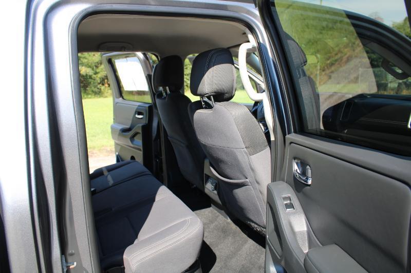 Nissan Frontier SV Crew Cab 4WD 2022