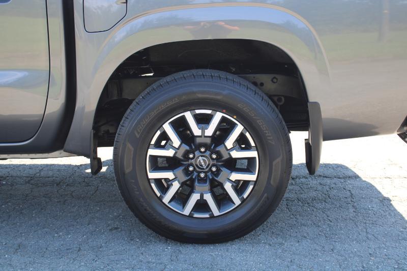 Nissan Frontier SV Crew Cab 4WD 2022