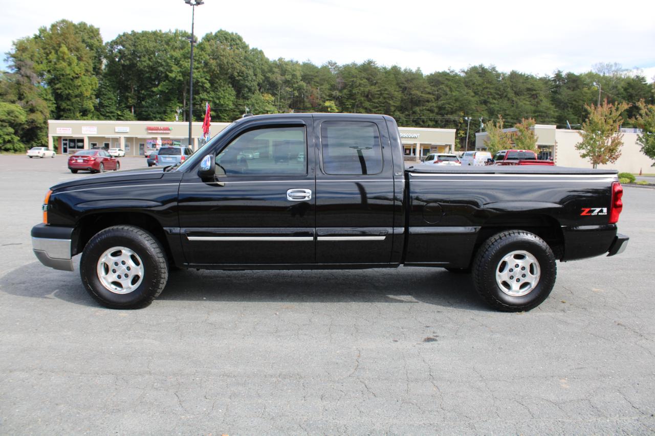 Chevrolet Silverado 1500 Ext Cab 143.5" WB 4WD LT 2003