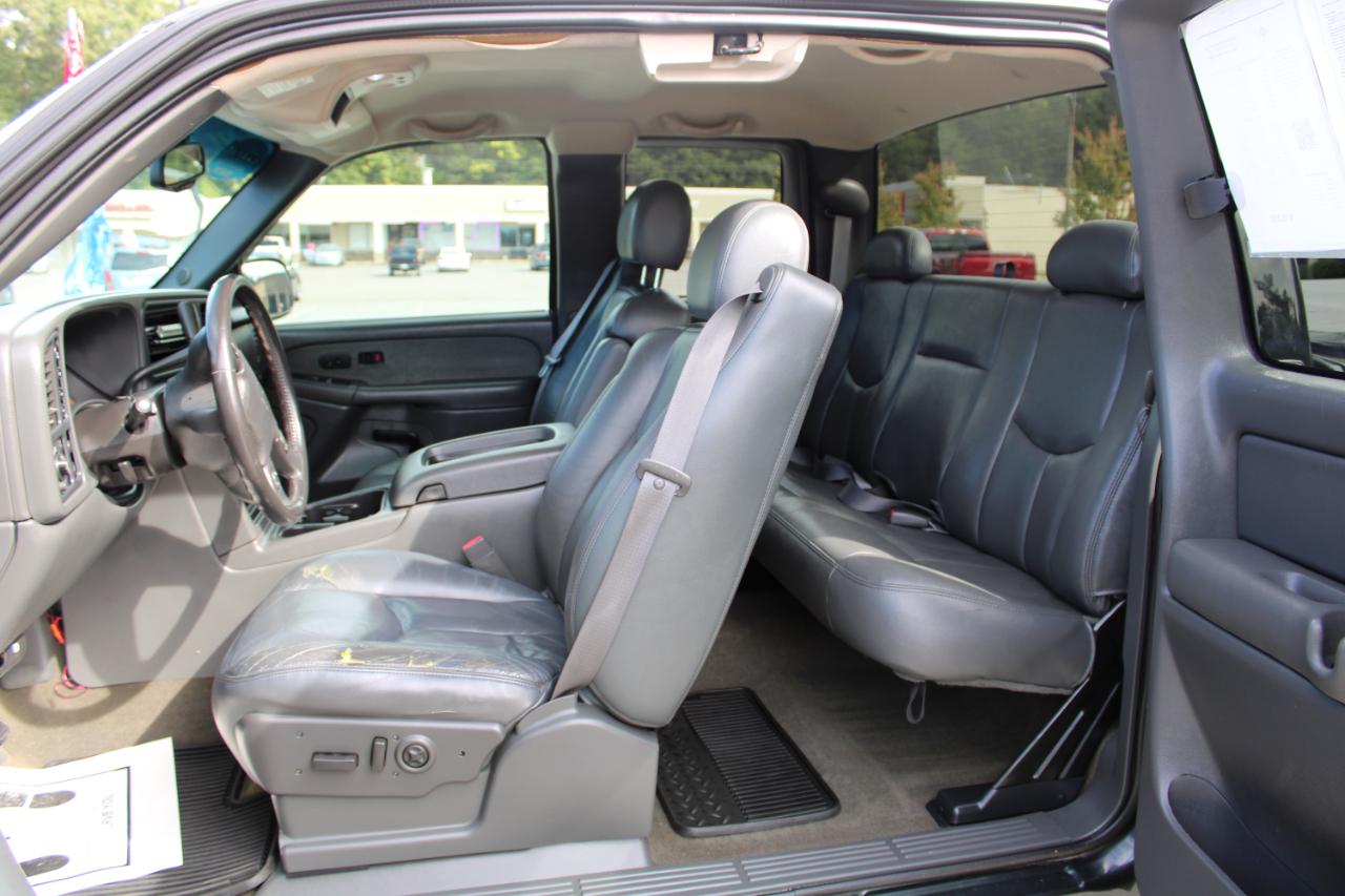 Chevrolet Silverado 1500 Ext Cab 143.5" WB 4WD LT 2003