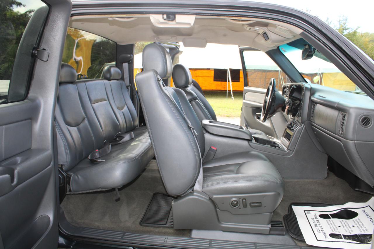 Chevrolet Silverado 1500 Ext Cab 143.5" WB 4WD LT 2003