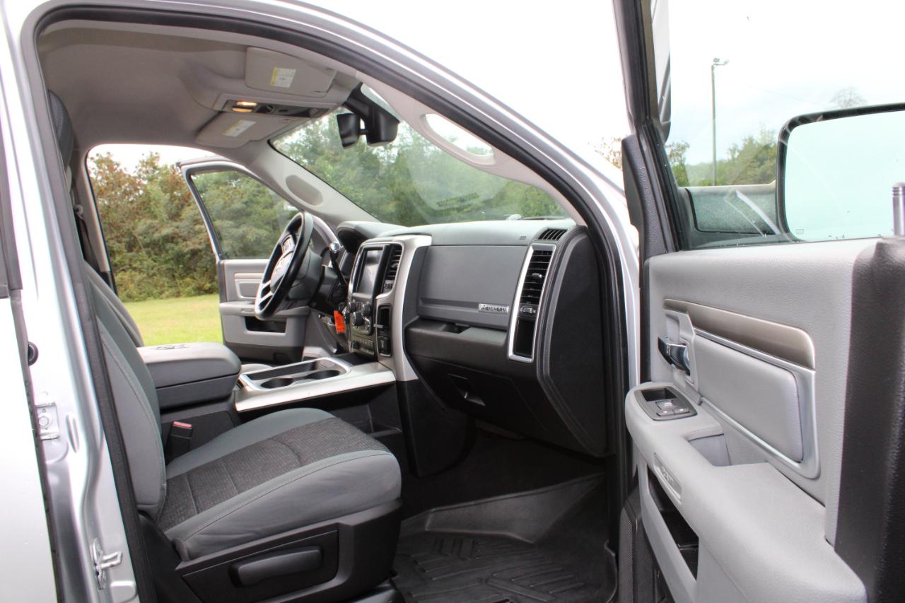 RAM 2500 4WD Mega Cab 160.5" Big Horn 2016