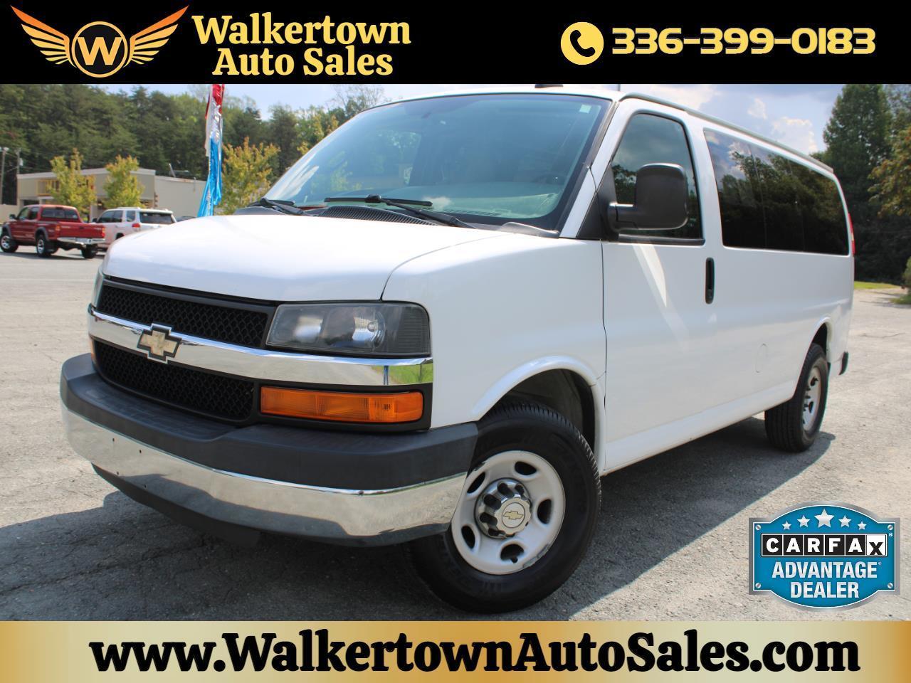 2016 Chevrolet Express Passenger RWD 3500 135" LT w/1LT