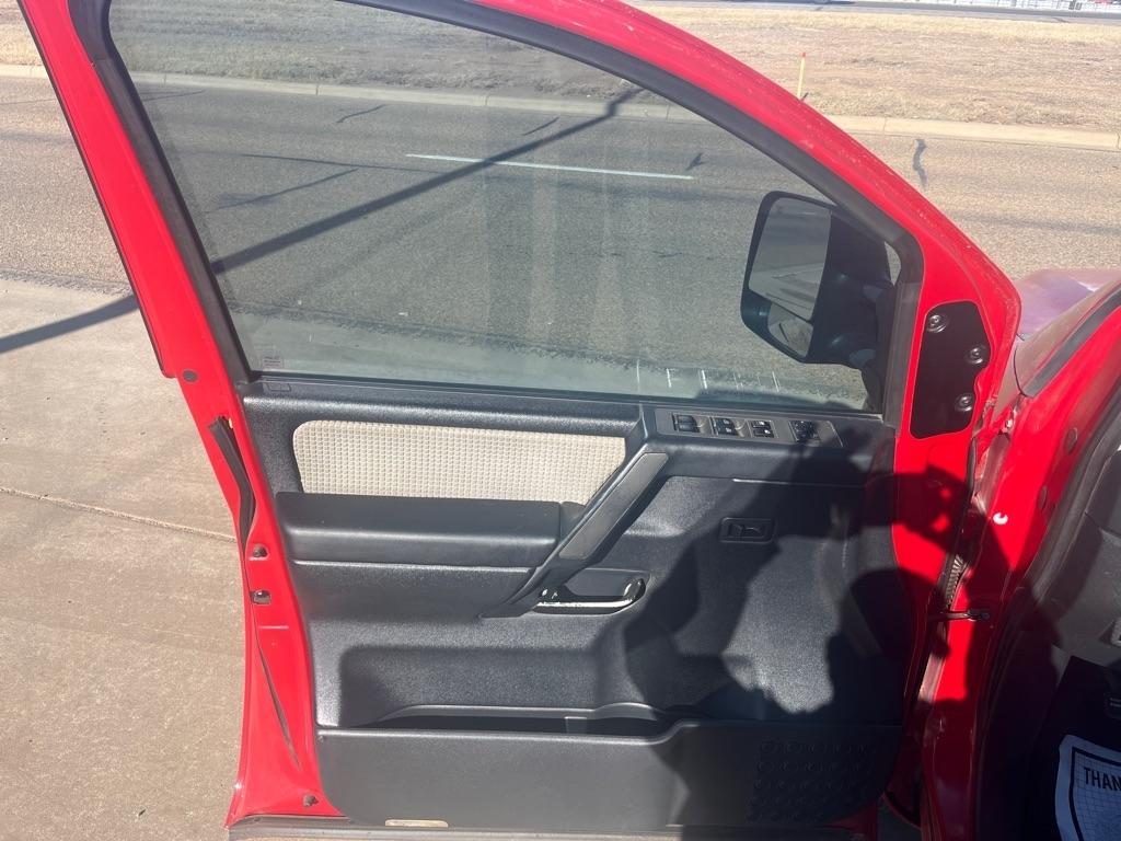 Nissan Titan XE Crew Cab 4WD SWB 2008