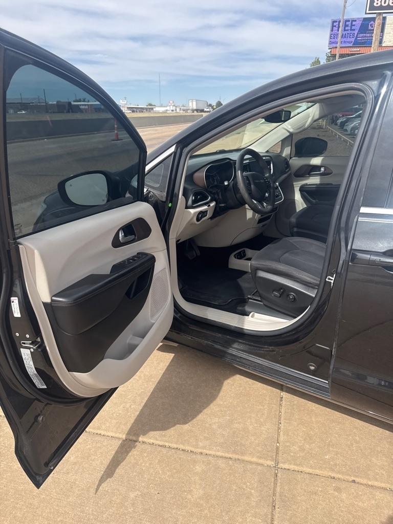 Chrysler Pacifica Touring 2017