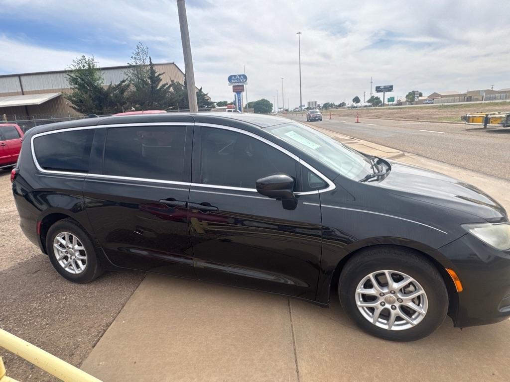 Chrysler Pacifica Touring 2017