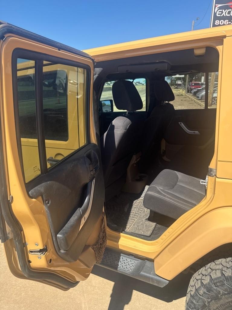 Jeep Wrangler Unlimited Sahara 4WD 2013