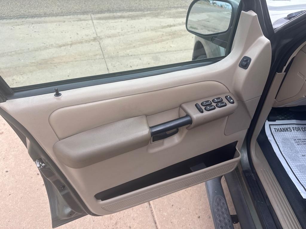 Ford Explorer Sport Trac Adrenalin 2WD 2004