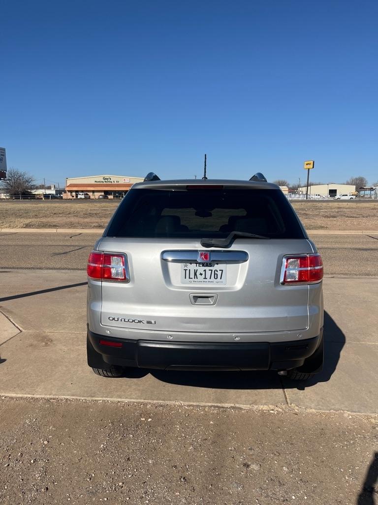Saturn Outlook XE FWD 2008