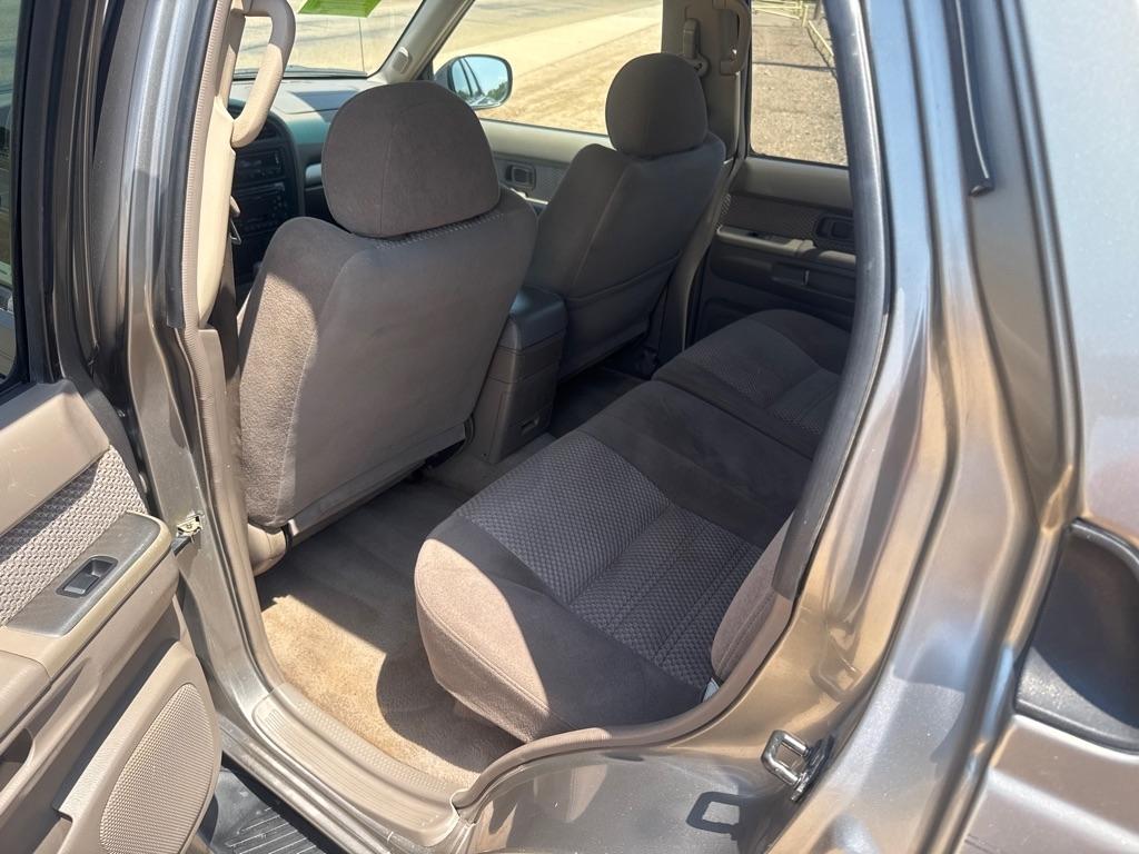 Nissan Pathfinder LE Platinum Edition 4WD 2004
