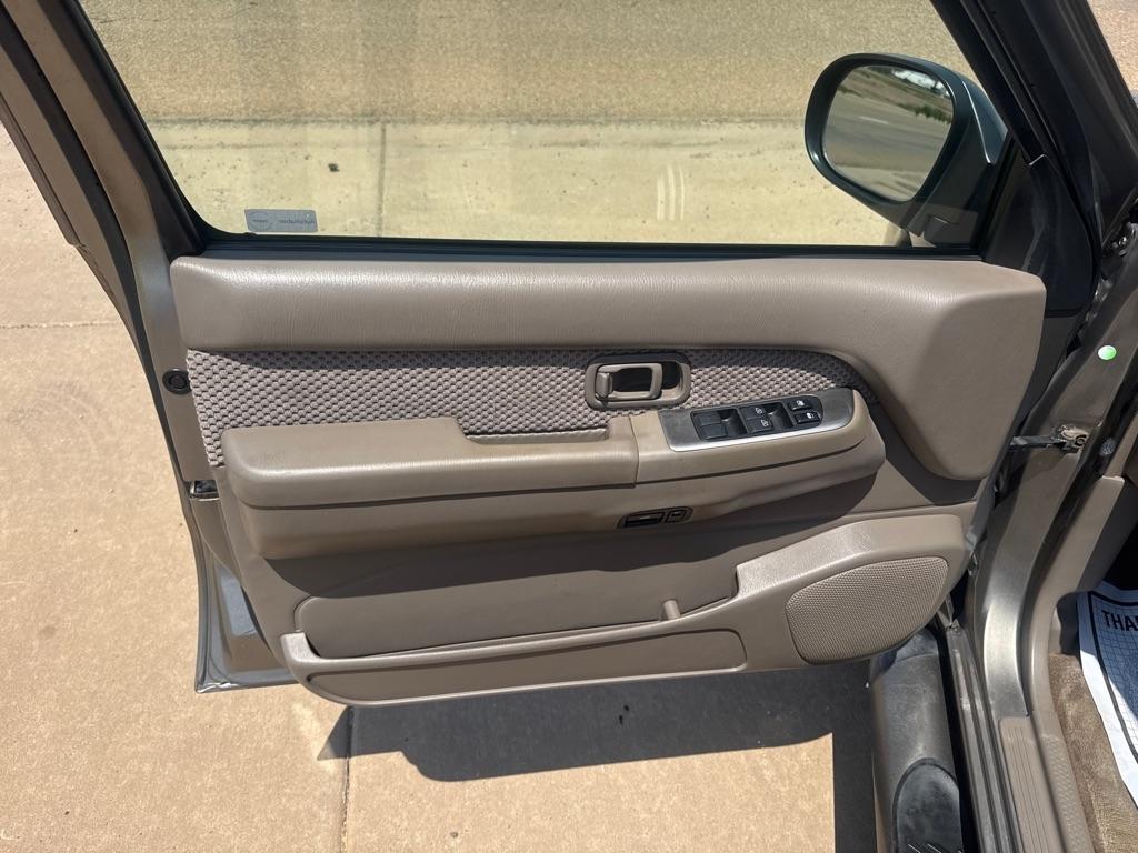 Nissan Pathfinder LE Platinum Edition 4WD 2004
