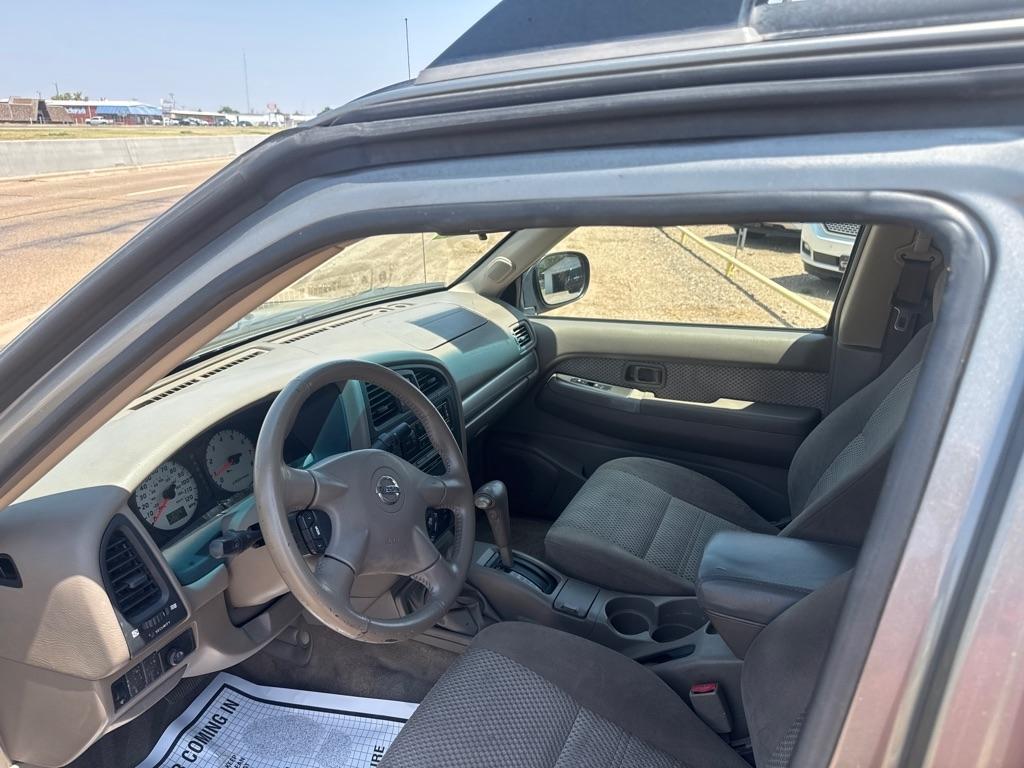 Nissan Pathfinder LE Platinum Edition 4WD 2004