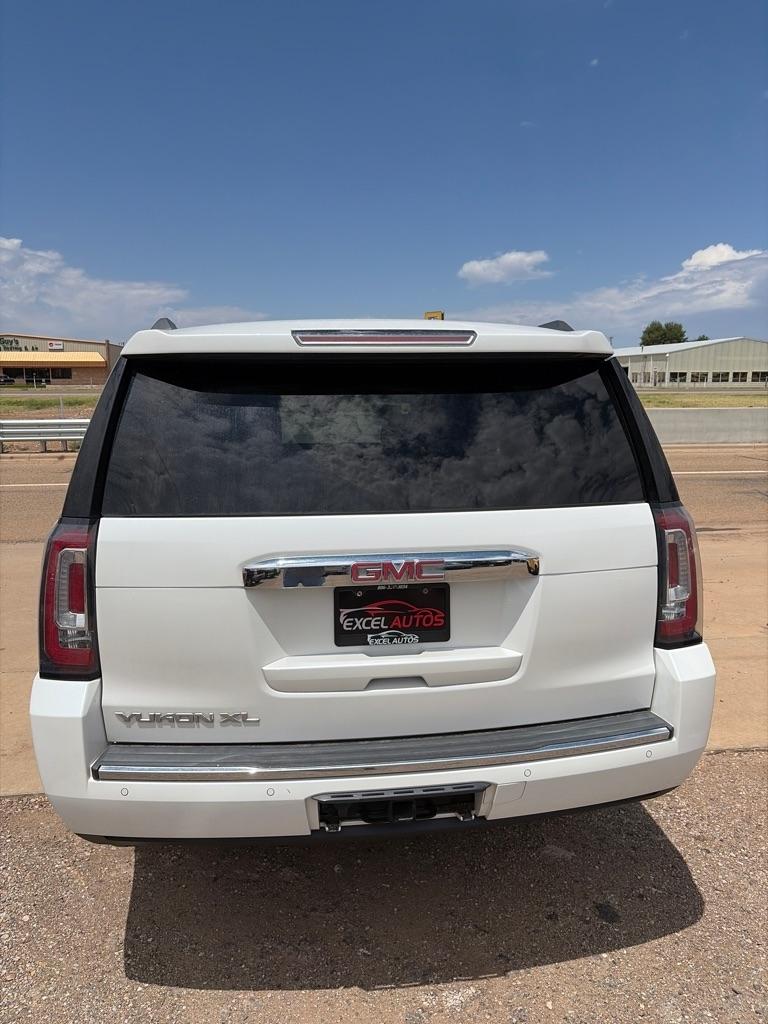 GMC Yukon XL Denali 4WD 2017