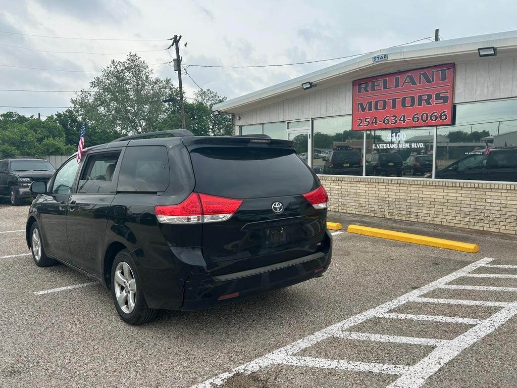 Toyota Sienna LE FWD 8-Passenger V6 2014