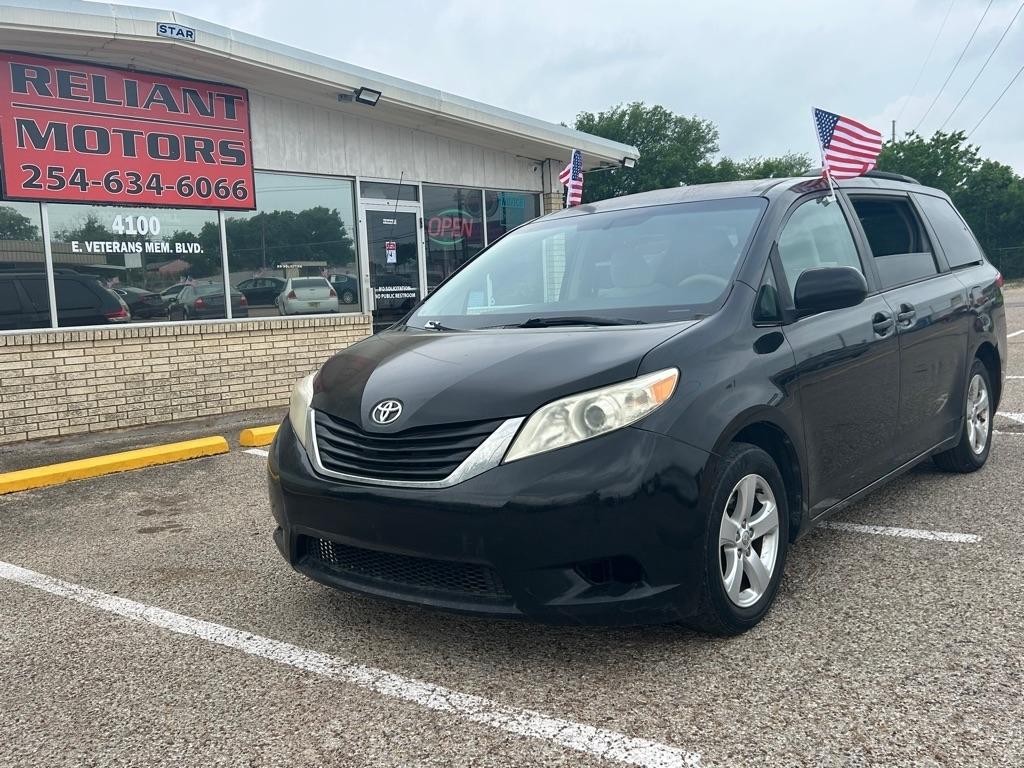 Toyota Sienna LE FWD 8-Passenger V6 2014