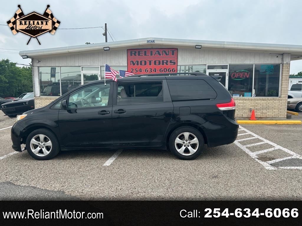 2014 Toyota Sienna LE FWD 8-Passenger V6